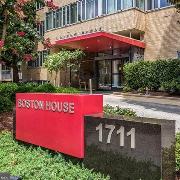 Boston House Condominium Logo